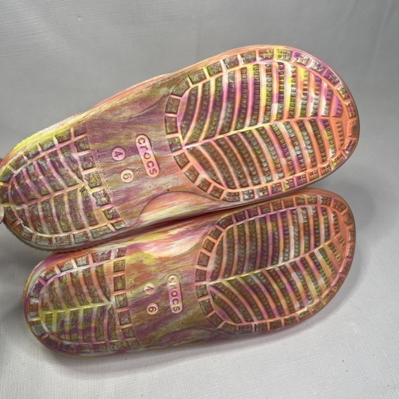 Crocs Iconic Comfort Pink Tie Dye Sandals Size M4/W6 Two Strap Slip-On Slides - Picture 6 of 6